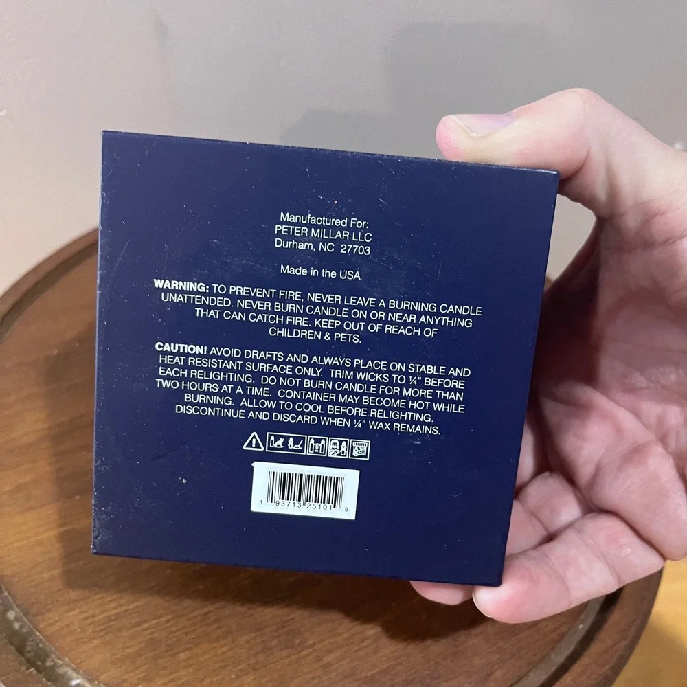 Peter Millar Crown‎ Sport Scented Candle 8oz Bergamot Amber Cedar Navy Blue NIB